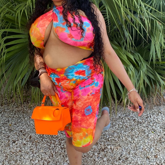 STEPH DESIGNS TIE DYE CRISS CROSS SET - Picture 2 of 2